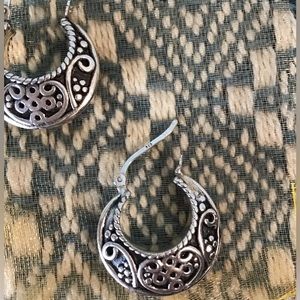 NWT Sterling silver thick hollow textured & embossed earrings